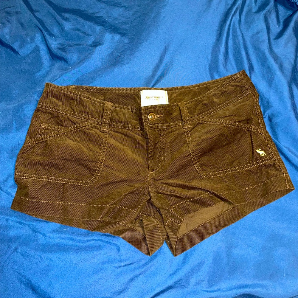 Abercrombie & Fitch - dark brown corduroy shorts